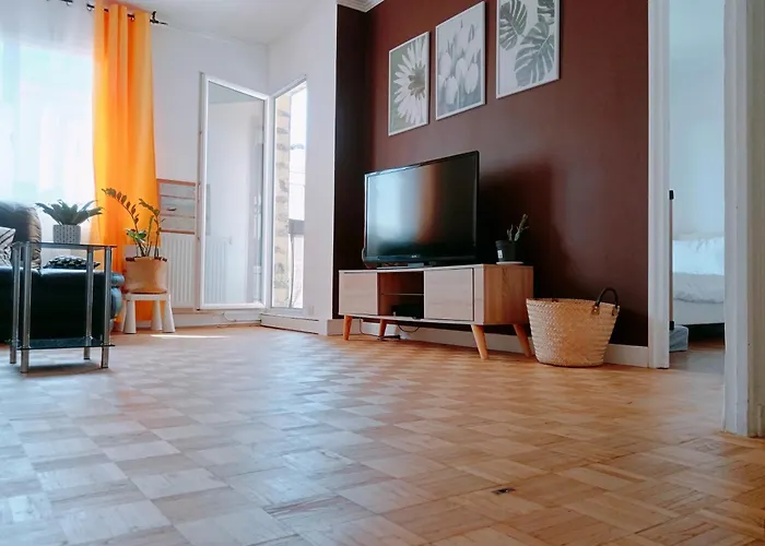 Grand Paris, Private Parking, Balcony And Metro, 24 Hours Self Checking