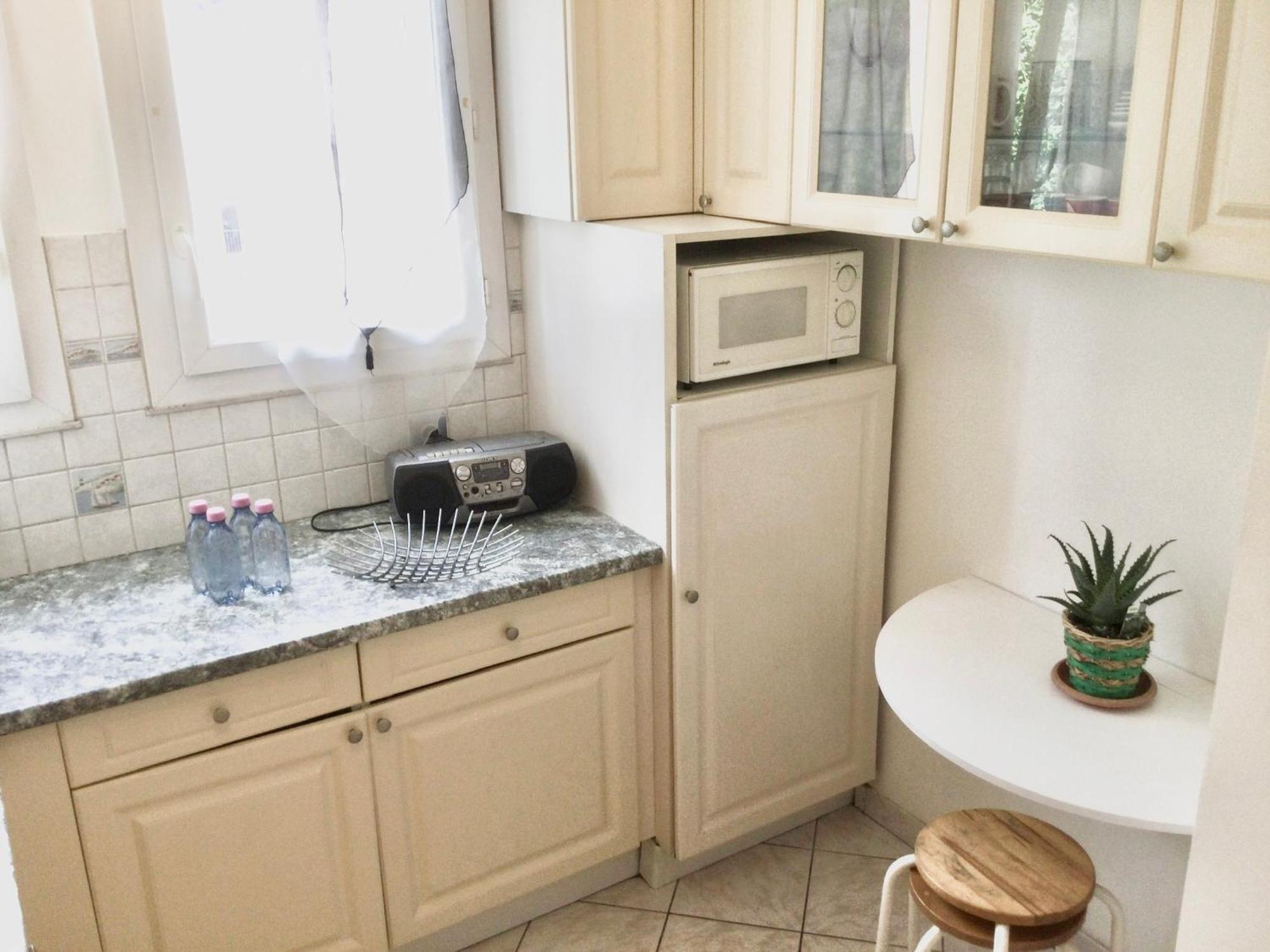 Apartment Grand Paris, Private Parking, Balcony And Metro, 24 Self Checking Bondy