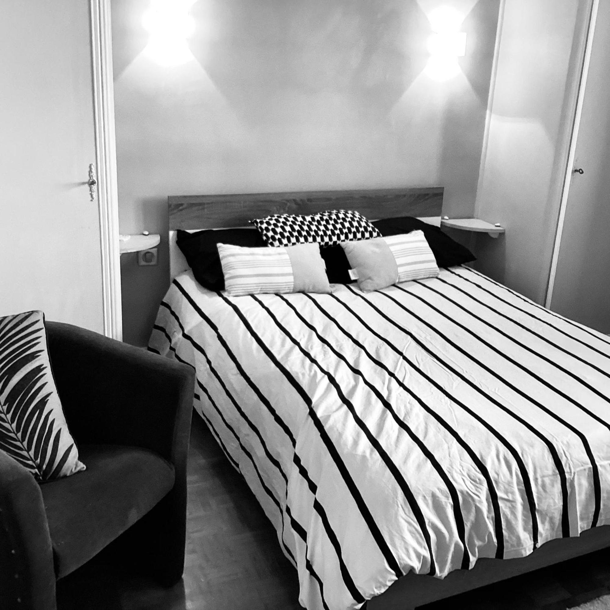 Grand Paris, Private Parking, Balcony And Metro, 24 Self Checking Apartment Bondy