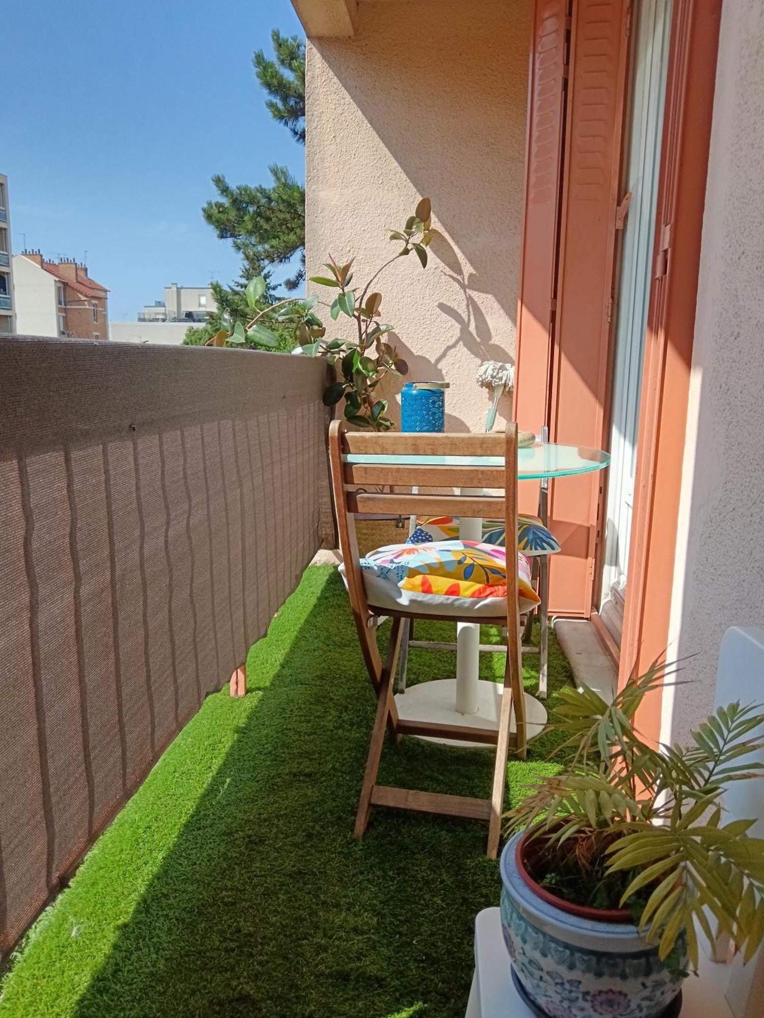 Apartment Grand Paris, Private Parking, Balcony And Metro, 24 Self Checking