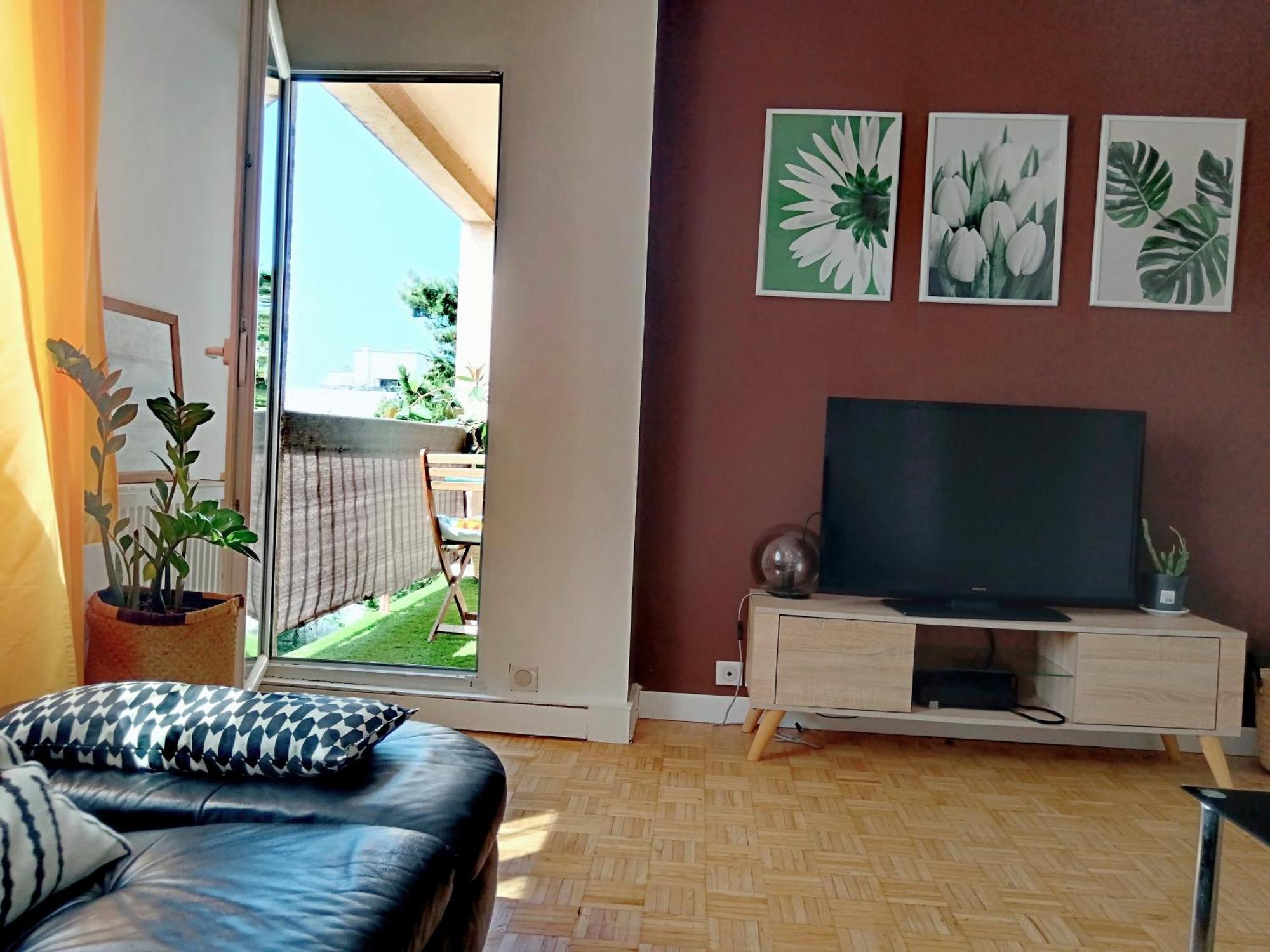 Grand Paris, Private Parking, Balcony And Metro, 24 Self Checking Apartment Bondy